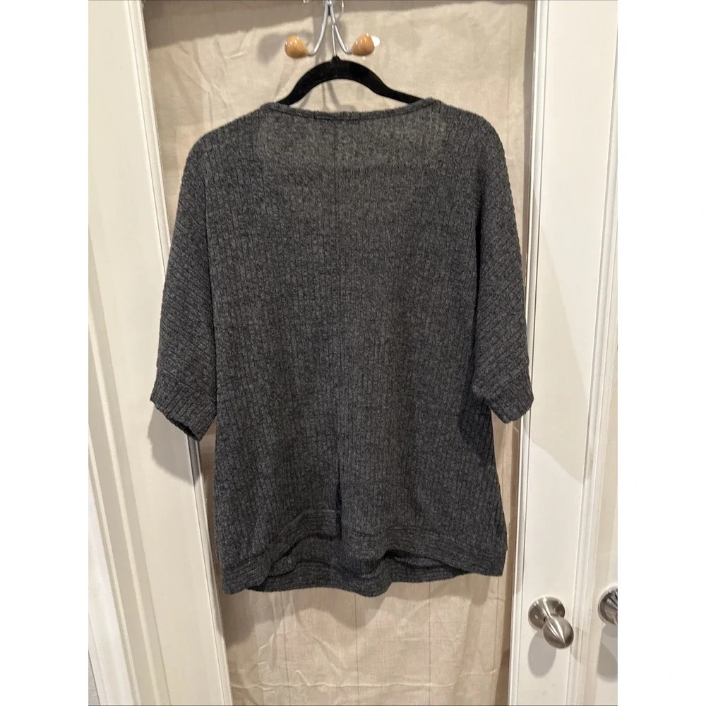 A Love Story Women's Grey Sweater Size XL Is All Right. We're Good. - Picture 3 of 11